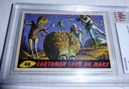 1962 Mars Attacks Earthmen Land On Mars Card #48 BVG 8 Like PSA BGS Alien Horror - Image 3